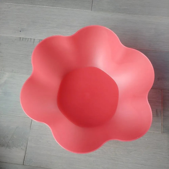 Tupperware Flower Bowl and Veggies  Tray - Picture 2 of 7